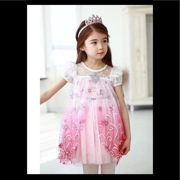 Other - Girl’s pretty pink floral dress